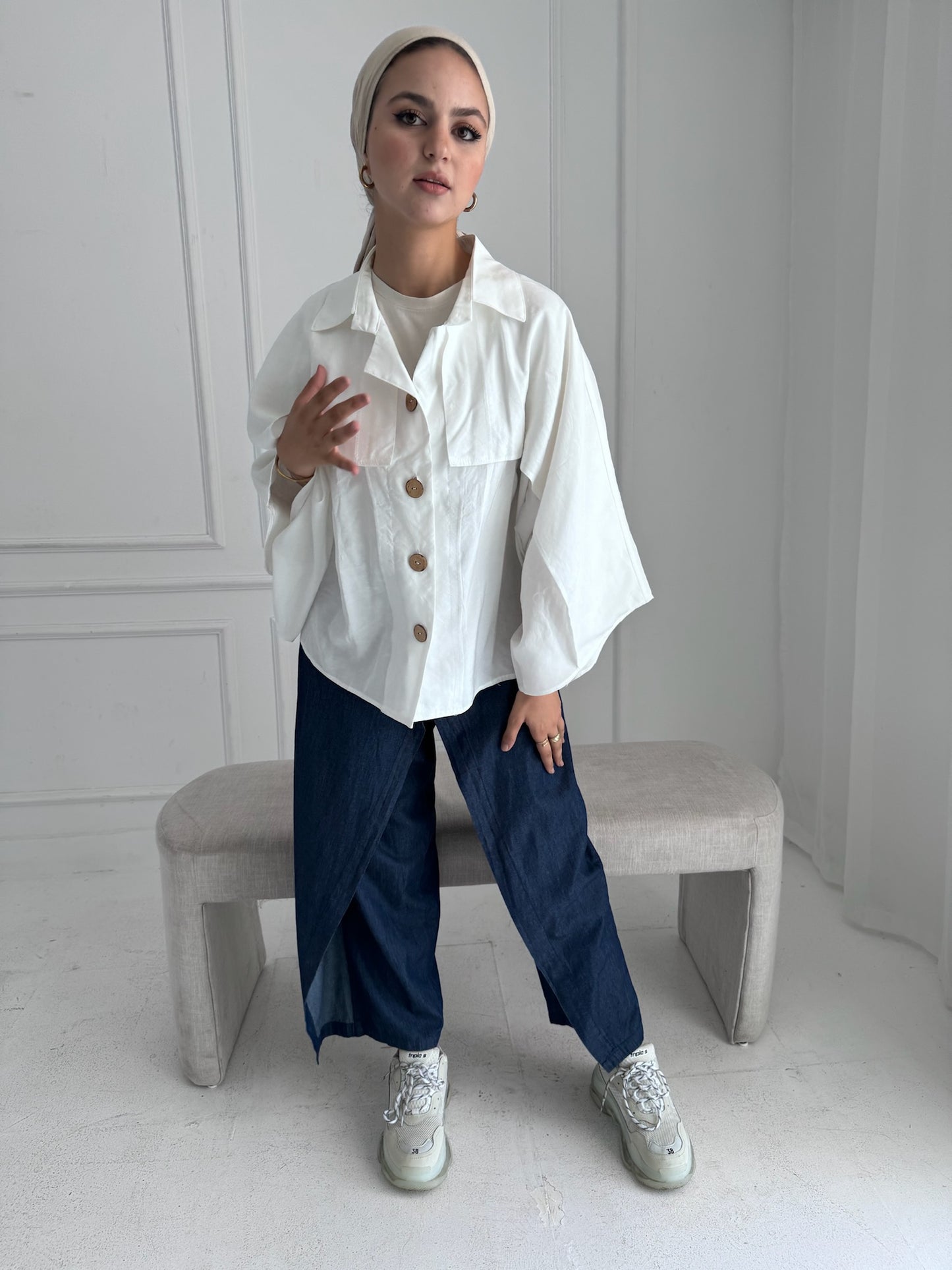 Wooden Buttoned Ruffles Blouse